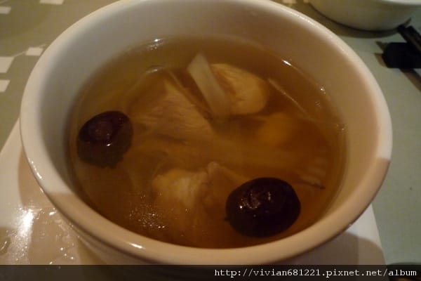 P1110864 牛蒡雞肉湯1.jpg