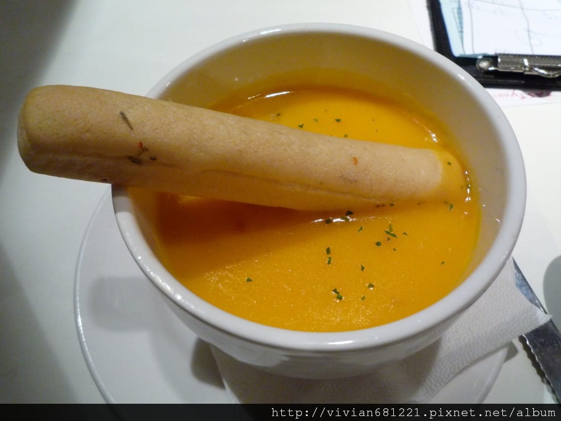 P1120007 湯 - 杏鮑菇南瓜濃湯1.jpg