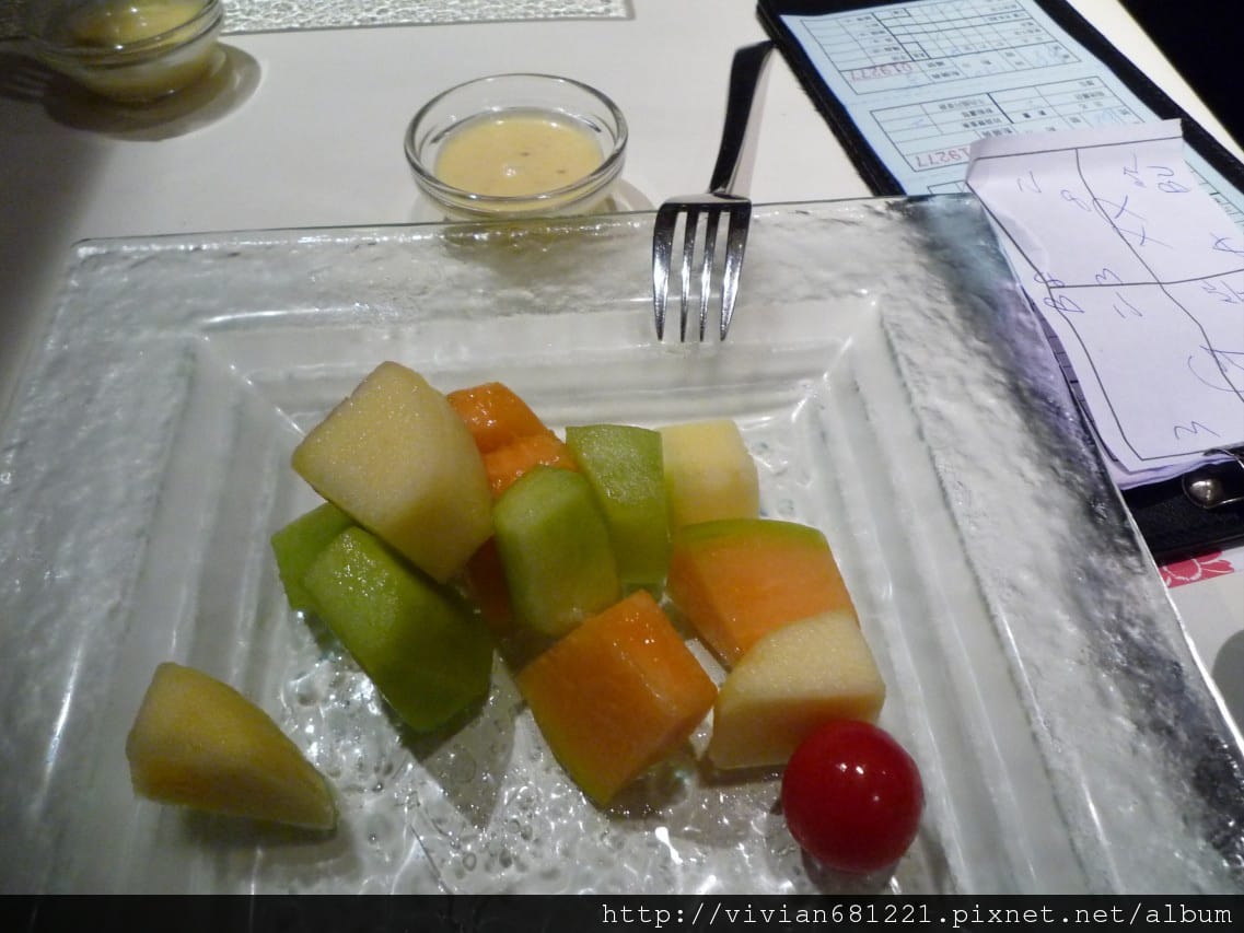 P1120006 沙拉 - 時鮮水果1.jpg