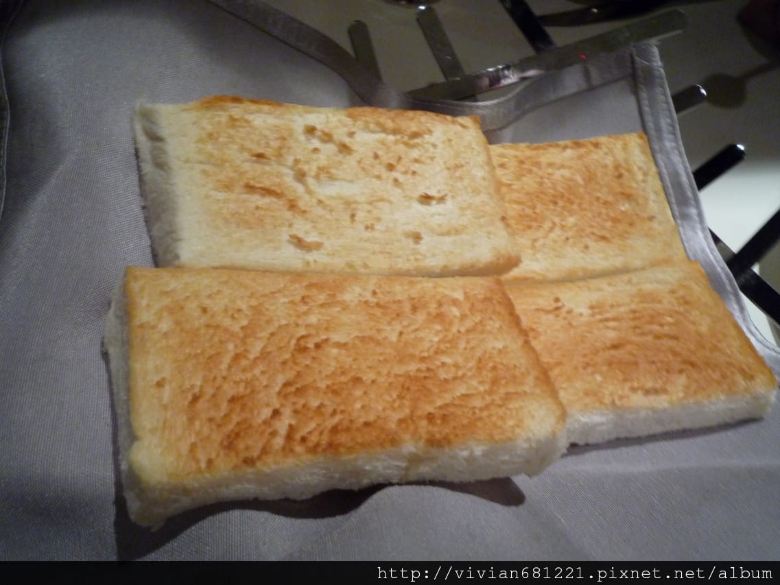 P1110999 前菜 - 方塊麵包1.jpg
