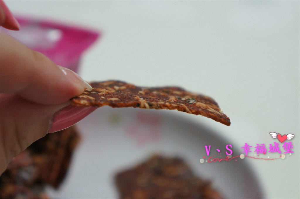 [肉乾。宅配美食] 愛不是手 芝麻杏仁脆片,讓你一片接一片停不下你的手