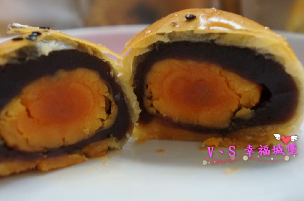 【宅配美食推薦】天然微風烘焙坊 蛋黃酥.綠豆碰 – 中秋送禮新選擇