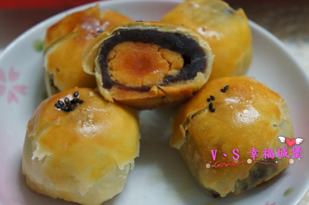 【宅配美食推薦】天然微風烘焙坊 蛋黃酥.綠豆碰 – 中秋送禮新選擇