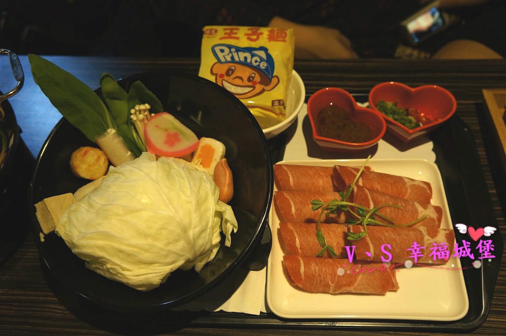 【茶棧。板橋】愛茶棧 - 讓你回到年輕時 在泡沫紅茶店跟好友 【茶棧。板橋】愛茶棧 - 讓你回到年輕時 在泡沫紅茶店跟好友