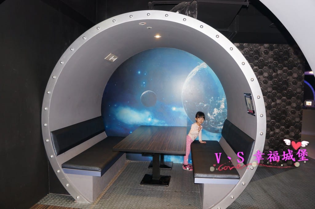 【茶棧。板橋】愛茶棧 - 讓你回到年輕時 在泡沫紅茶店跟好友 【茶棧。板橋】愛茶棧 - 讓你回到年輕時 在泡沫紅茶店跟好友