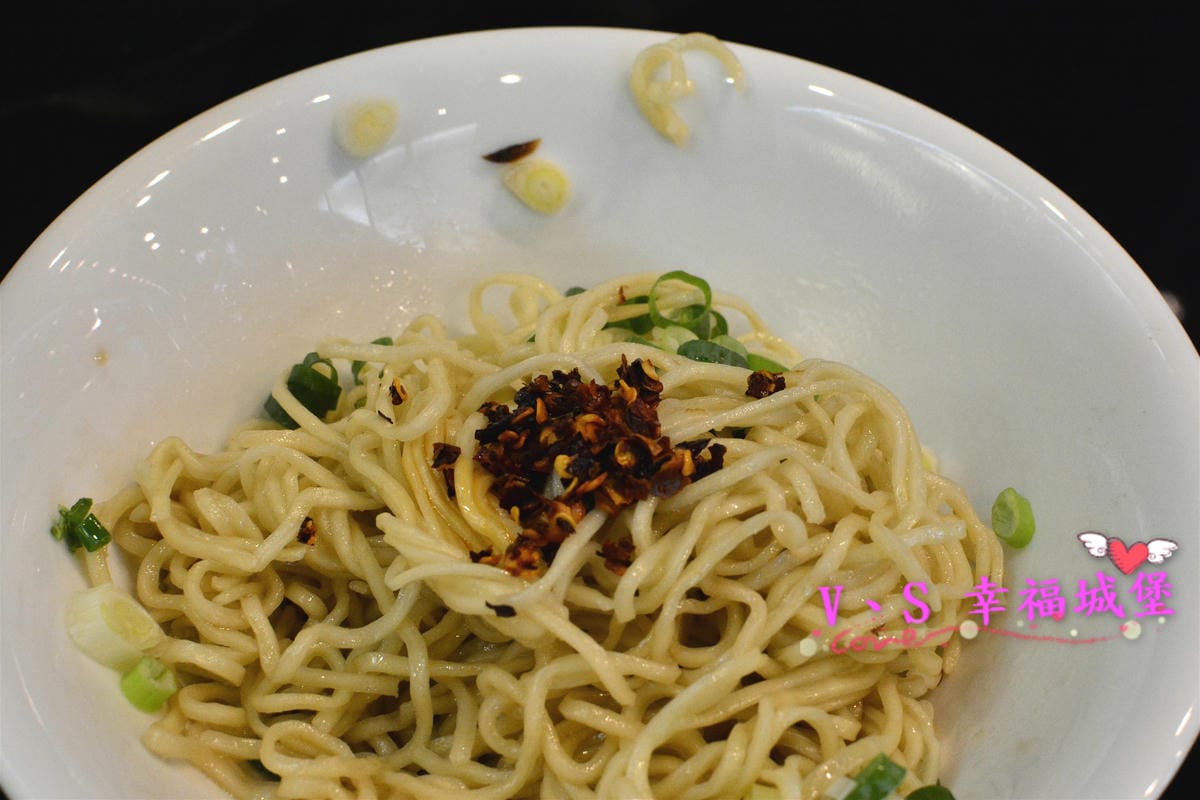 (已歇業)【中和小吃。麵食】景安站美食 初呼御料 想不到