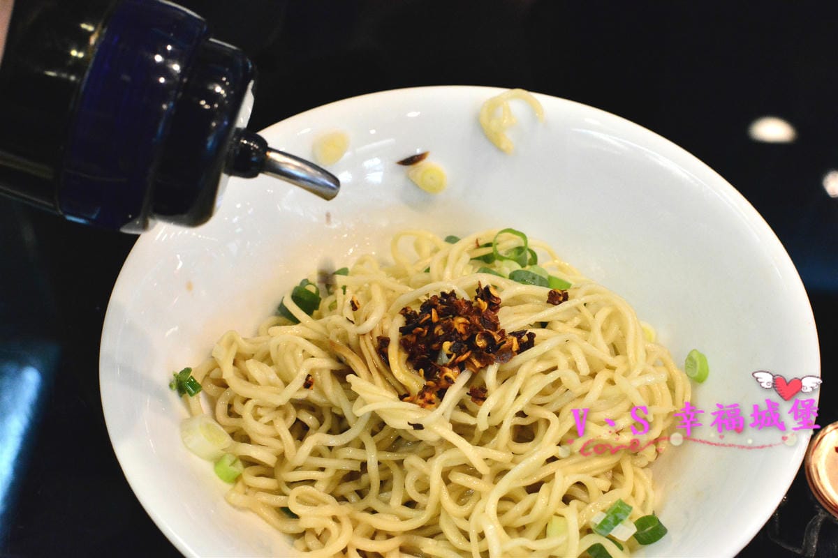 (已歇業)【中和小吃。麵食】景安站美食 初呼御料 想不到