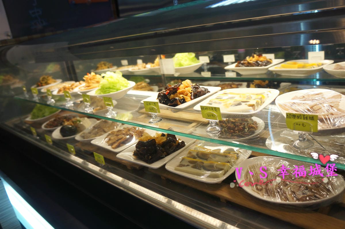 (已歇業)【中和小吃。麵食】景安站美食 初呼御料 想不到