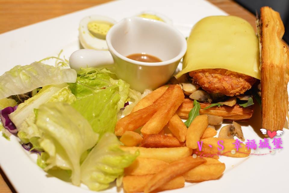 【東區美食】捷運忠孝復興站 C.C.KISS Coffee& 【東區美食】捷運忠孝復興站 C.C.KISS Coffee&