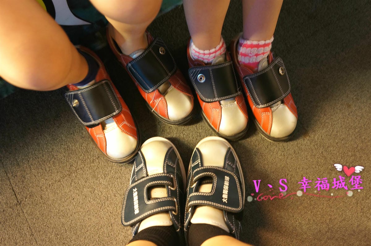 【土城。室內娛樂】新北土城 大魯閣保齡球館 – 來場熱血的親子活動吧 ! 想不到還有兒童專用保齡球,讓大人小孩都玩的很開心 - 第17張圖 【土城。室內娛樂】新北土城 大魯閣保齡球館 – 來場熱血的親子活動吧 ! 想不到還有兒童專用保齡球,讓大人小孩都玩的很開心