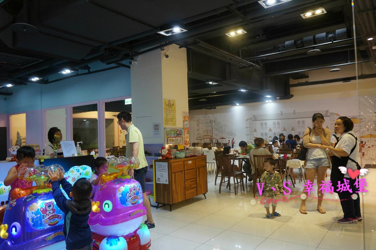 【新莊。親子餐廳】Tiger boss義式親子餐廳 – 超大溜滑梯讓小孩盡情玩耍,用心義式料理讓大人悠閒休息,真是大人小孩雙贏的好地方(已歇業) - 第5張圖 【新莊。親子餐廳】Tiger boss義式親子餐廳 - 超大