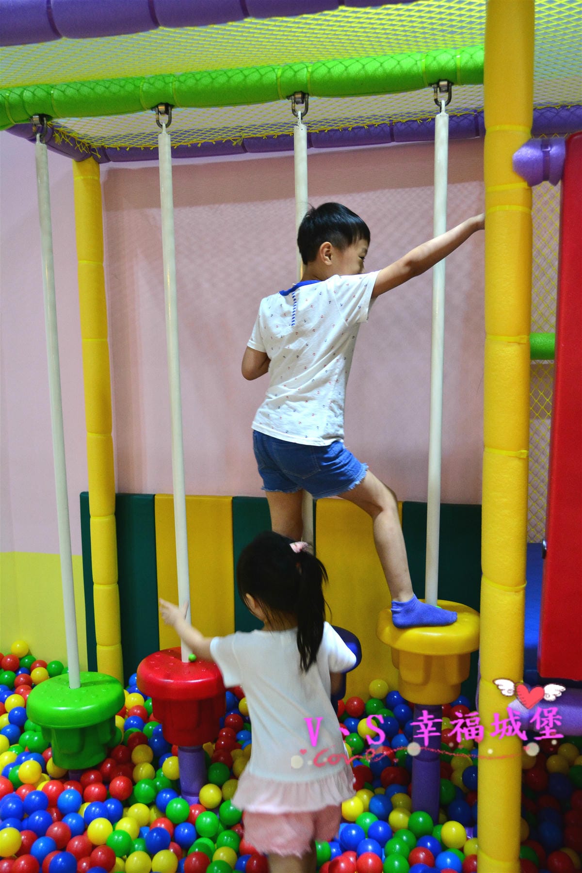 【新莊。親子餐廳】Tiger boss義式親子餐廳 – 超大溜滑梯讓小孩盡情玩耍,用心義式料理讓大人悠閒休息,真是大人小孩雙贏的好地方(已歇業) - 第44張圖 【新莊。親子餐廳】Tiger boss義式親子餐廳 - 超大