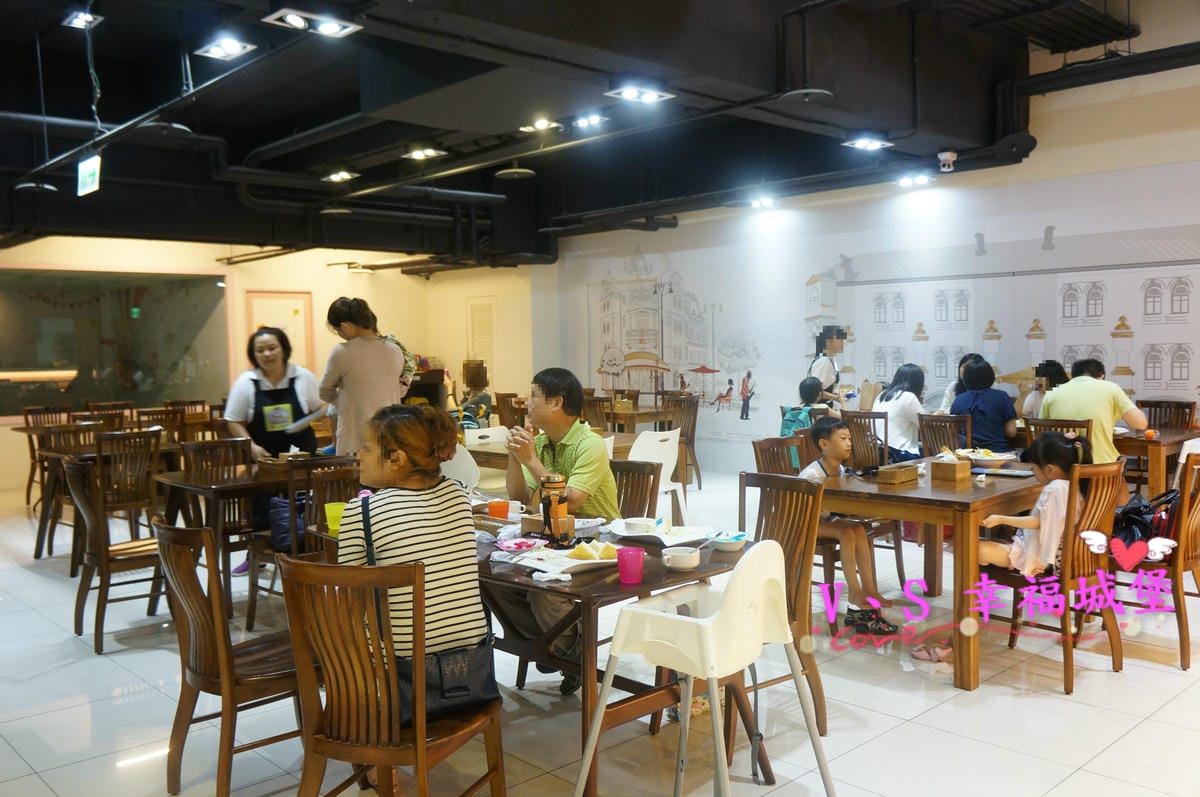 【新莊。親子餐廳】Tiger boss義式親子餐廳 – 超大溜滑梯讓小孩盡情玩耍,用心義式料理讓大人悠閒休息,真是大人小孩雙贏的好地方(已歇業) - 第6張圖 【新莊。親子餐廳】Tiger boss義式親子餐廳 - 超大