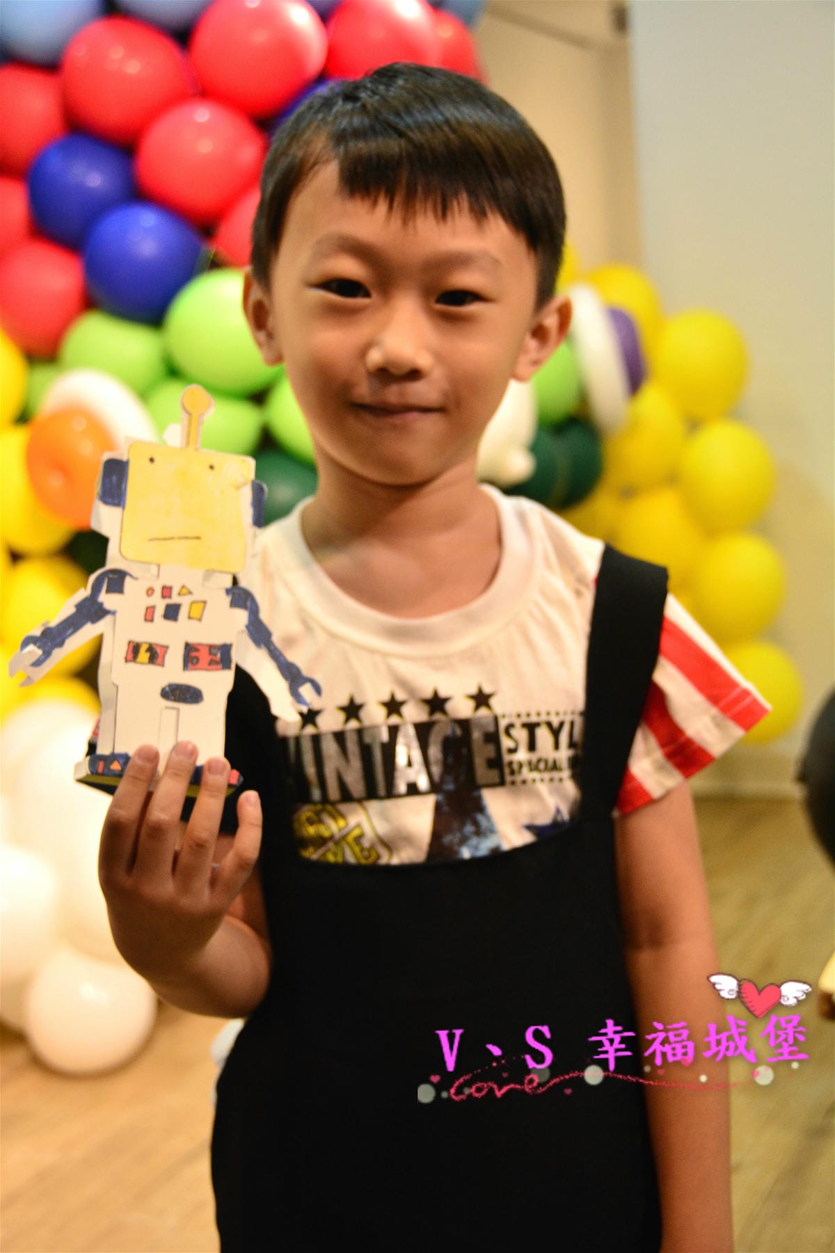 【台北兒童才藝】有種魔術 平面到立體 讓小孩發揮最大的想像力,創造出自己獨一無二的外星人,玩樂於浩瀚無垠的太空世界中