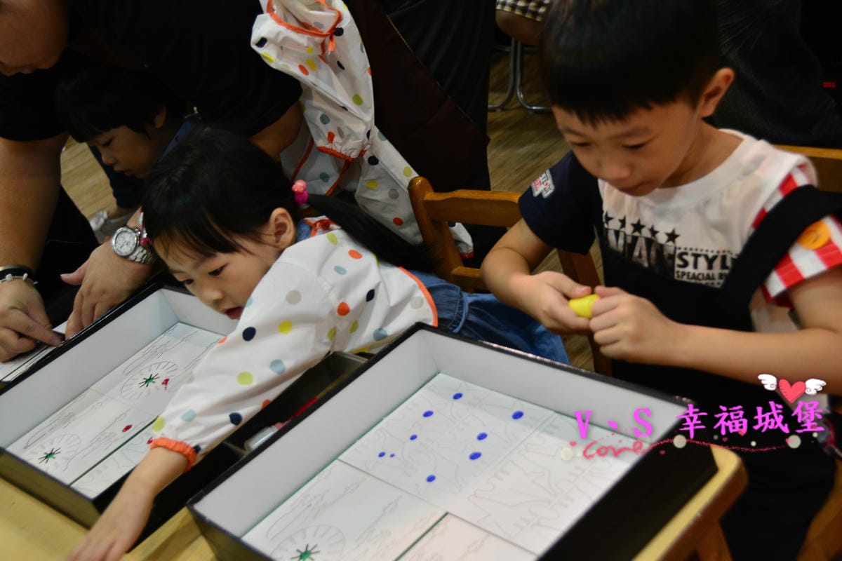 【台北兒童才藝】有種魔術 平面到立體 讓小孩發揮最大的想像力,創造出自己獨一無二的外星人,玩樂於浩瀚無垠的太空世界中