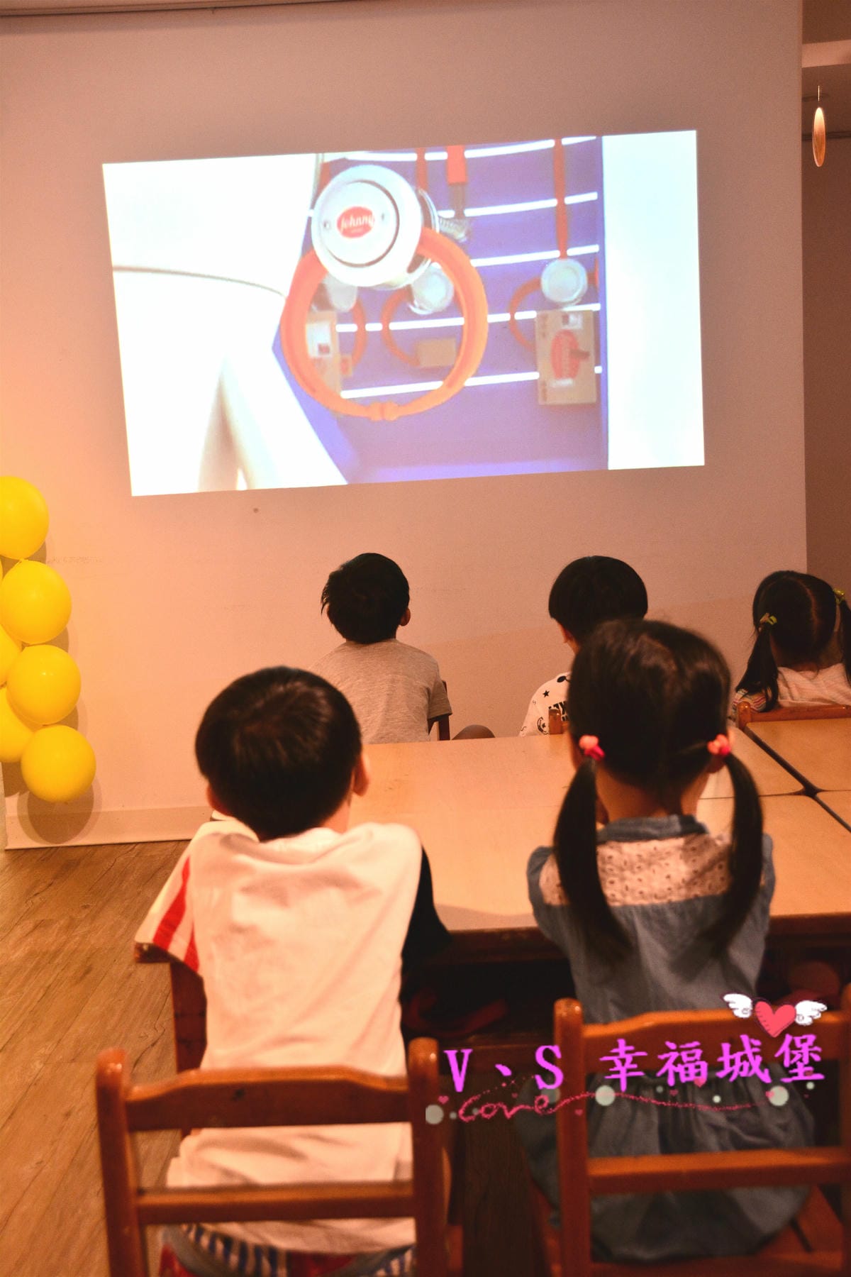 【台北兒童才藝】有種魔術 平面到立體 讓小孩發揮最大的想像力,創造出自己獨一無二的外星人,玩樂於浩瀚無垠的太空世界中