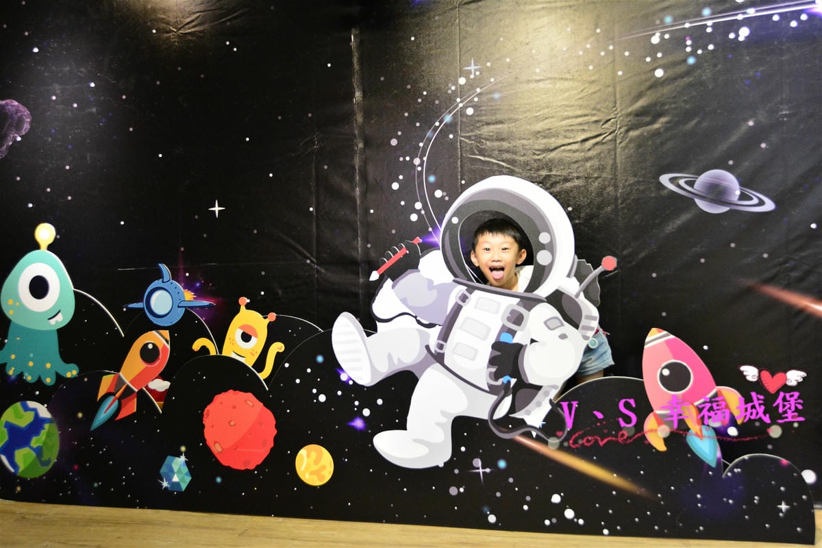 【台北兒童才藝】有種魔術 平面到立體 讓小孩發揮最大的想像力,創造出自己獨一無二的外星人,玩樂於浩瀚無垠的太空世界中