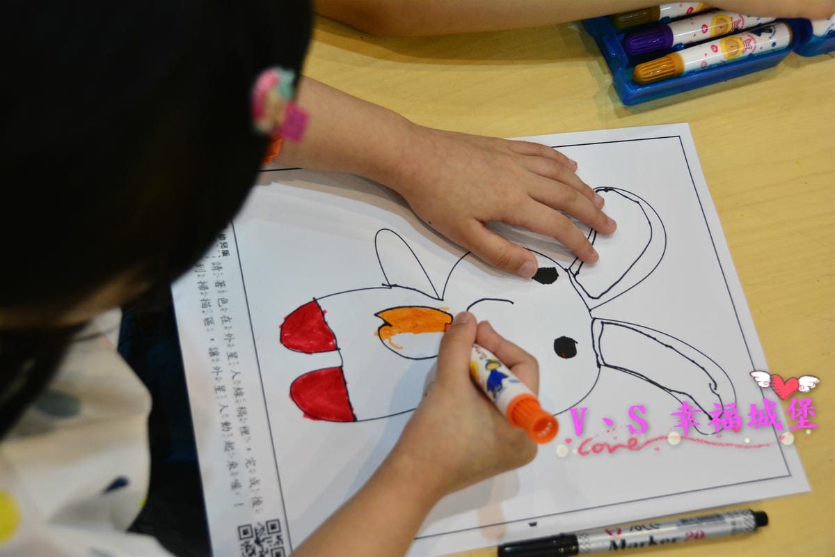 【台北兒童才藝】有種魔術 平面到立體 讓小孩發揮最大的想像力,創造出自己獨一無二的外星人,玩樂於浩瀚無垠的太空世界中