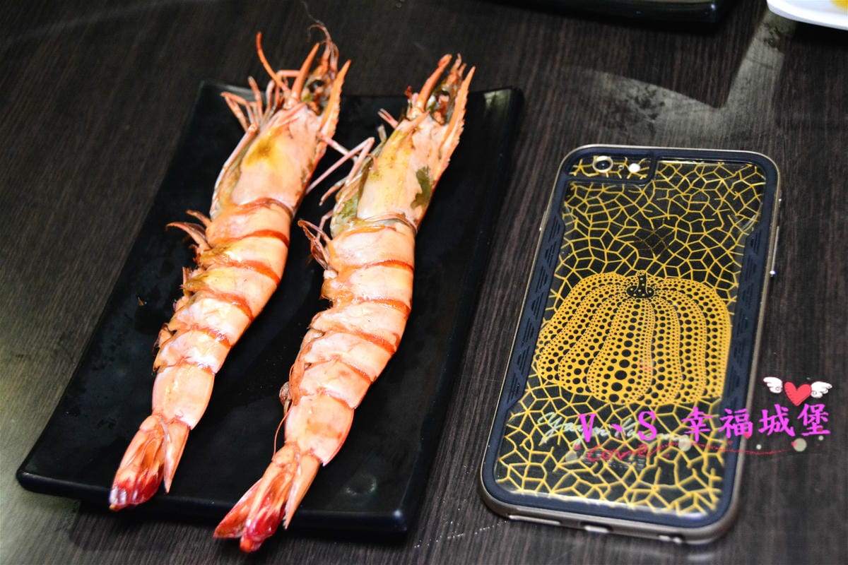 【板橋居酒屋】 煽烏賊燒烤居酒屋 加拿大深海大生蠔、美味新鮮的胭脂蝦 道道都讓人感受到人間美味,快約好友來一趟美足你的味蕾吧 !(已歇業) - 第53張圖 【板橋居酒屋】 煽烏賊燒烤居酒屋 加拿大深海大生蠔、美味