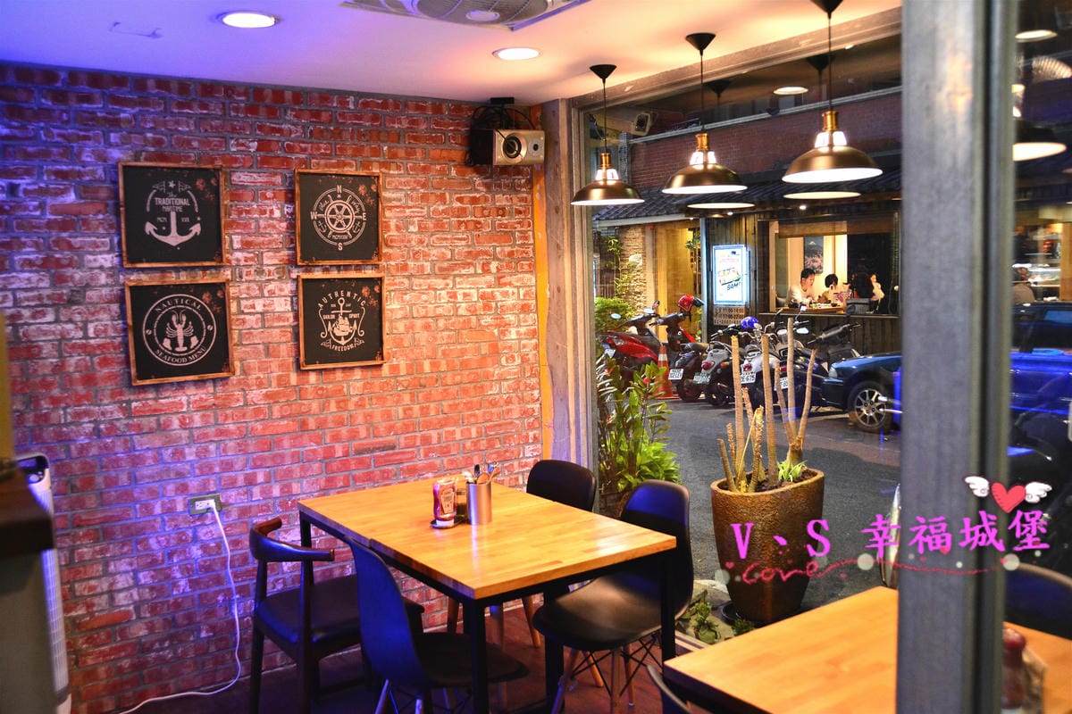 【台北美食】南京復興站 龍波斯特 lobster.foods 龍蝦Pizza、龍蝦燉飯 整隻龍蝦上桌就是霸氣,龍蝦三明治 399 CP值超高的啦 ! - 第7張圖 【台北美食】南京復興站 龍波斯特 lobster.foods 龍蝦Pizza、龍蝦燉飯 整隻龍蝦上桌就是霸氣,龍蝦三明治 399 CP值超高的啦 !