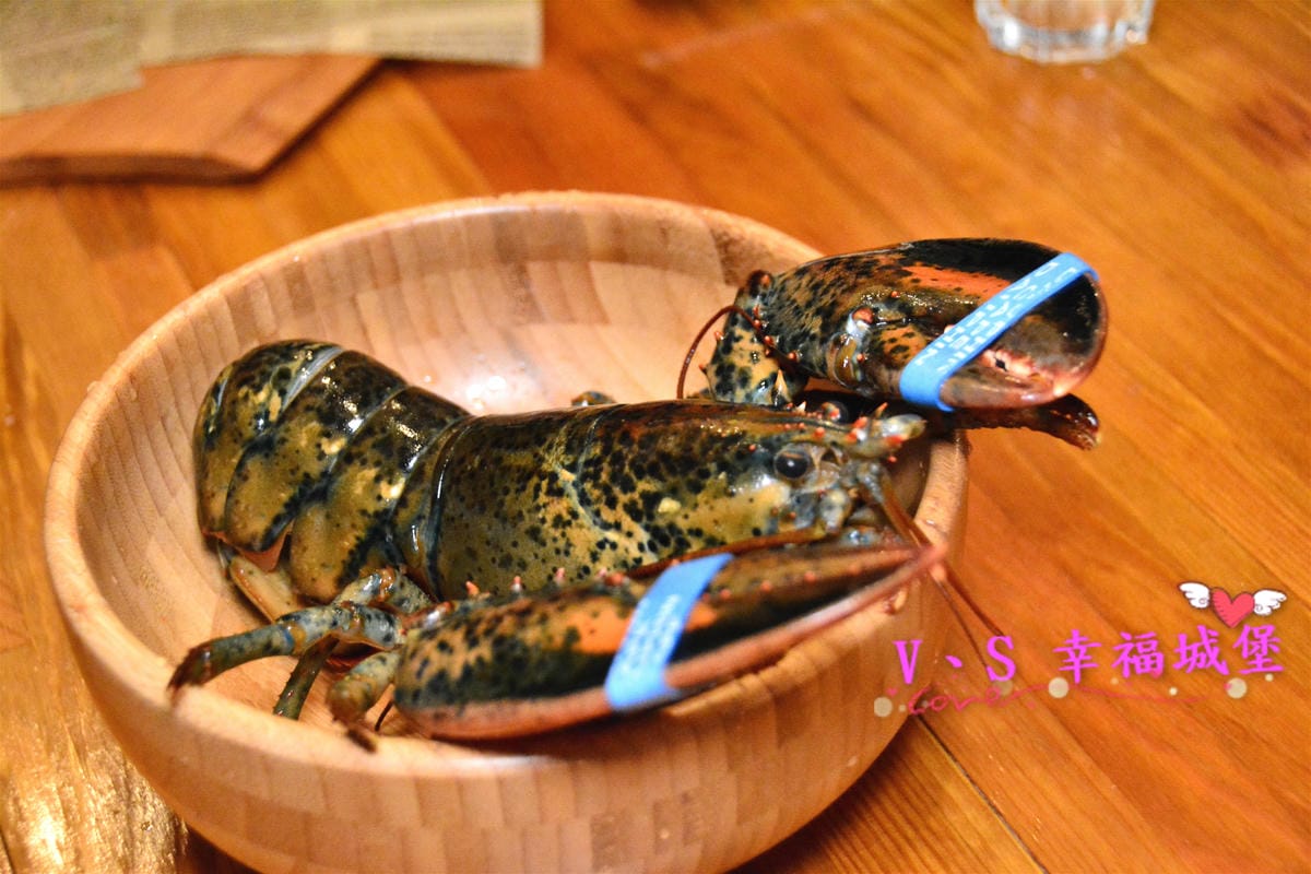 【台北美食】南京復興站 龍波斯特 lobster.foods 龍蝦Pizza、龍蝦燉飯 整隻龍蝦上桌就是霸氣,龍蝦三明治 399 CP值超高的啦 ! - 第39張圖 【台北美食】南京復興站 龍波斯特 lobster.foods 龍蝦Pizza、龍蝦燉飯 整隻龍蝦上桌就是霸氣,龍蝦三明治 399 CP值超高的啦 !