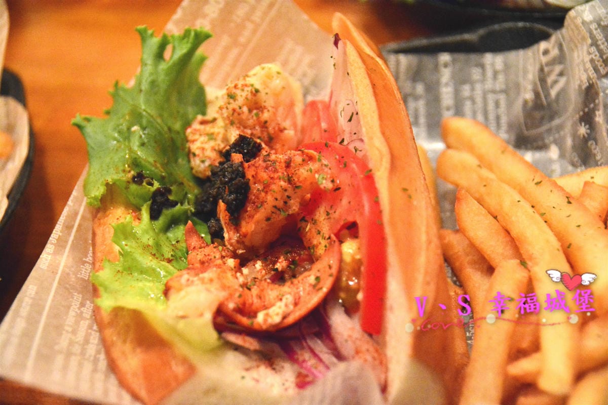 【台北美食】南京復興站 龍波斯特 lobster.foods 龍蝦Pizza、龍蝦燉飯 整隻龍蝦上桌就是霸氣,龍蝦三明治 399 CP值超高的啦 ! - 第19張圖 【台北美食】南京復興站 龍波斯特 lobster.foods 龍蝦Pizza、龍蝦燉飯 整隻龍蝦上桌就是霸氣,龍蝦三明治 399 CP值超高的啦 !