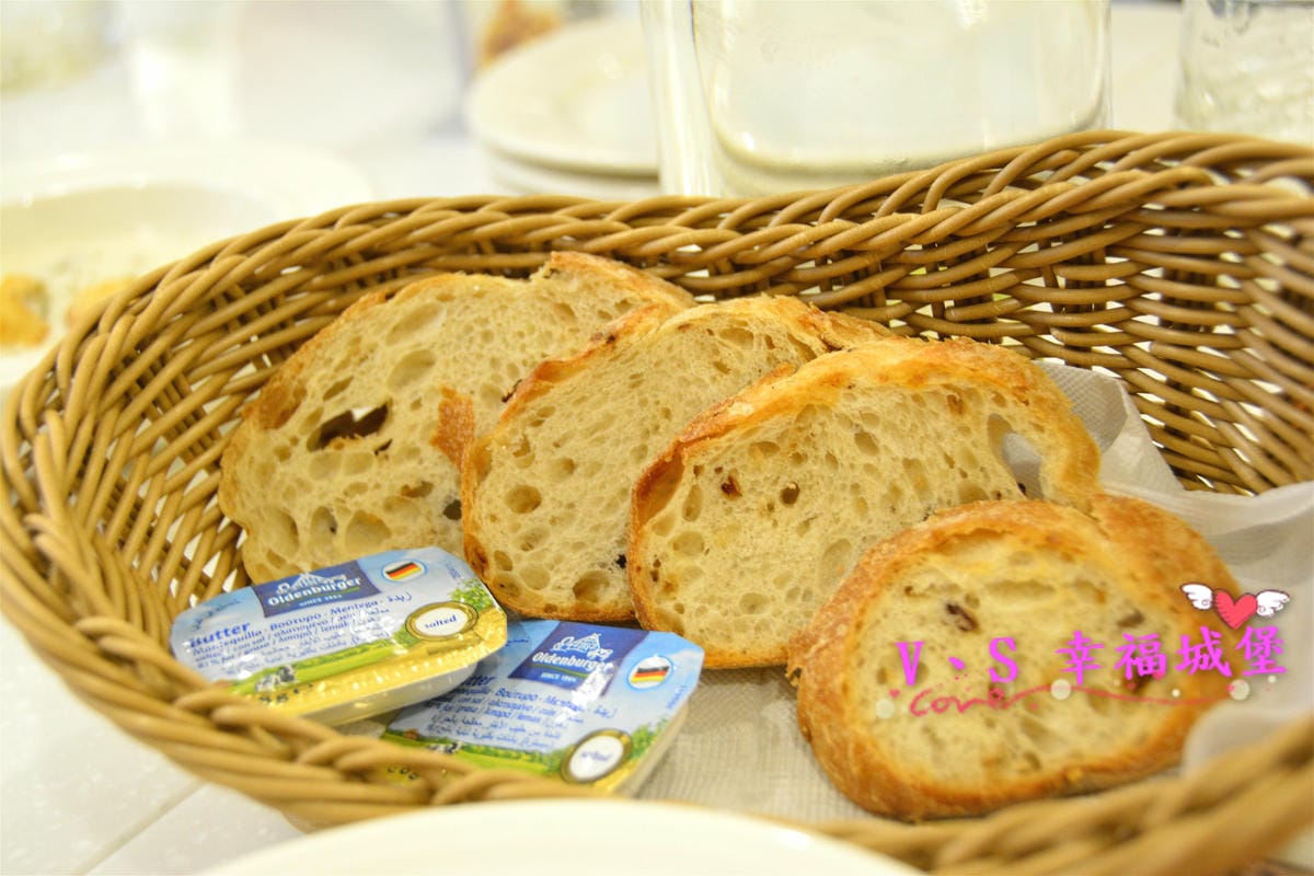 【板橋美食】 捷運新埔站 Oyami cafe 跟米亞一起在日系鄉村風格環境中,找尋那滿足嘴巴的美味魔法。。。(已歇業,西門町還有分店) - 第31張圖 【板橋美食】 捷運新埔站 Oyami cafe 跟米亞一