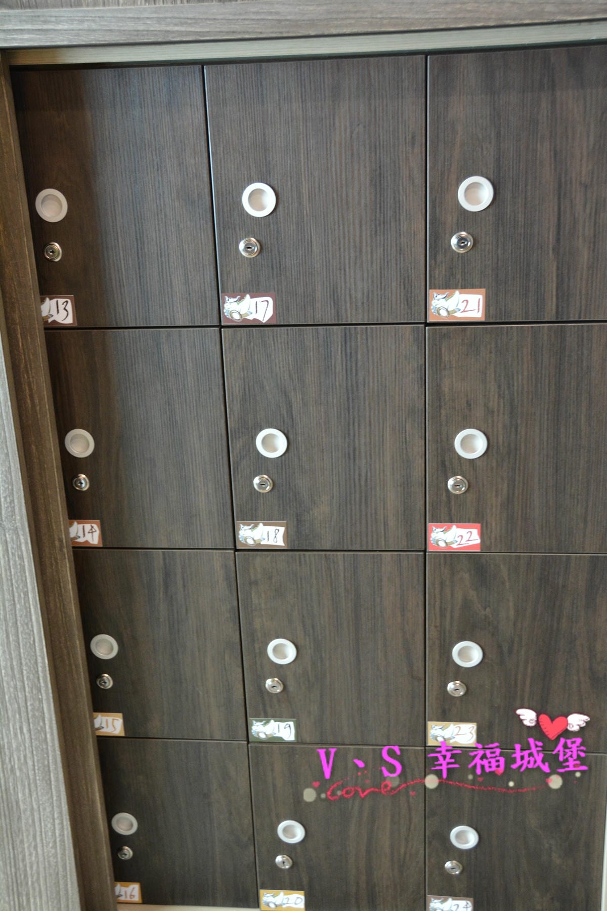 【台中親子主題樂園】凹嗚親子主題園 讓我們在這室內的大公園裡,一起陪精靈王子過個開心的生日派對吧 !!(已歇業) - 第10張圖 【台中親子主題樂園】凹嗚親子主題園 讓我們在這室內的大公