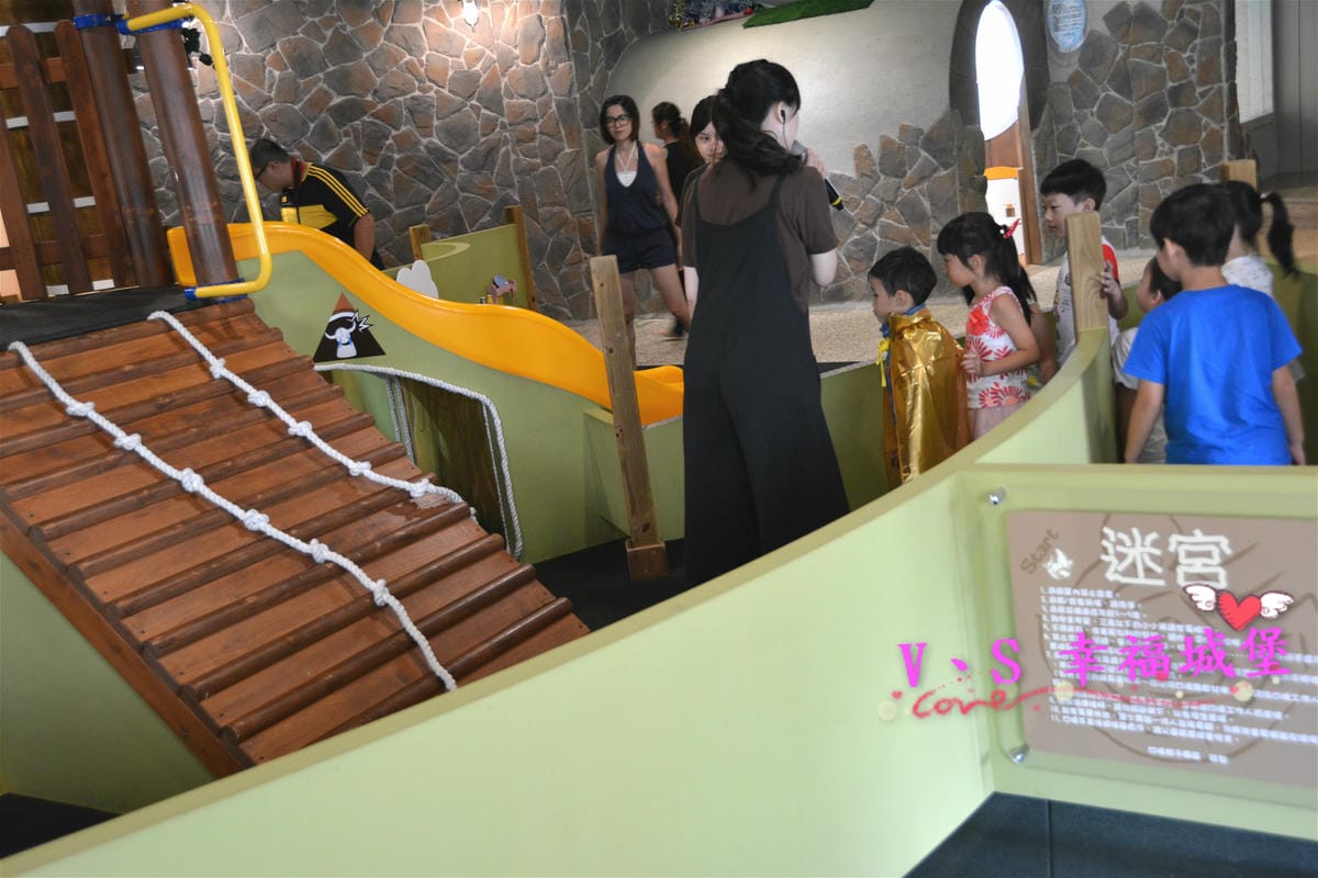 【台中親子主題樂園】凹嗚親子主題園 讓我們在這室內的大公園裡,一起陪精靈王子過個開心的生日派對吧 !!(已歇業) - 第26張圖 【台中親子主題樂園】凹嗚親子主題園 讓我們在這室內的大公