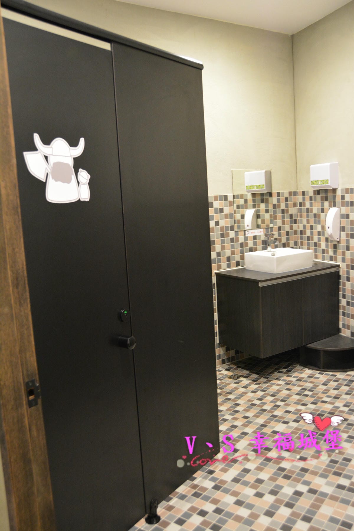 【台中親子主題樂園】凹嗚親子主題園 讓我們在這室內的大公園裡,一起陪精靈王子過個開心的生日派對吧 !!(已歇業) - 第17張圖 【台中親子主題樂園】凹嗚親子主題園 讓我們在這室內的大公