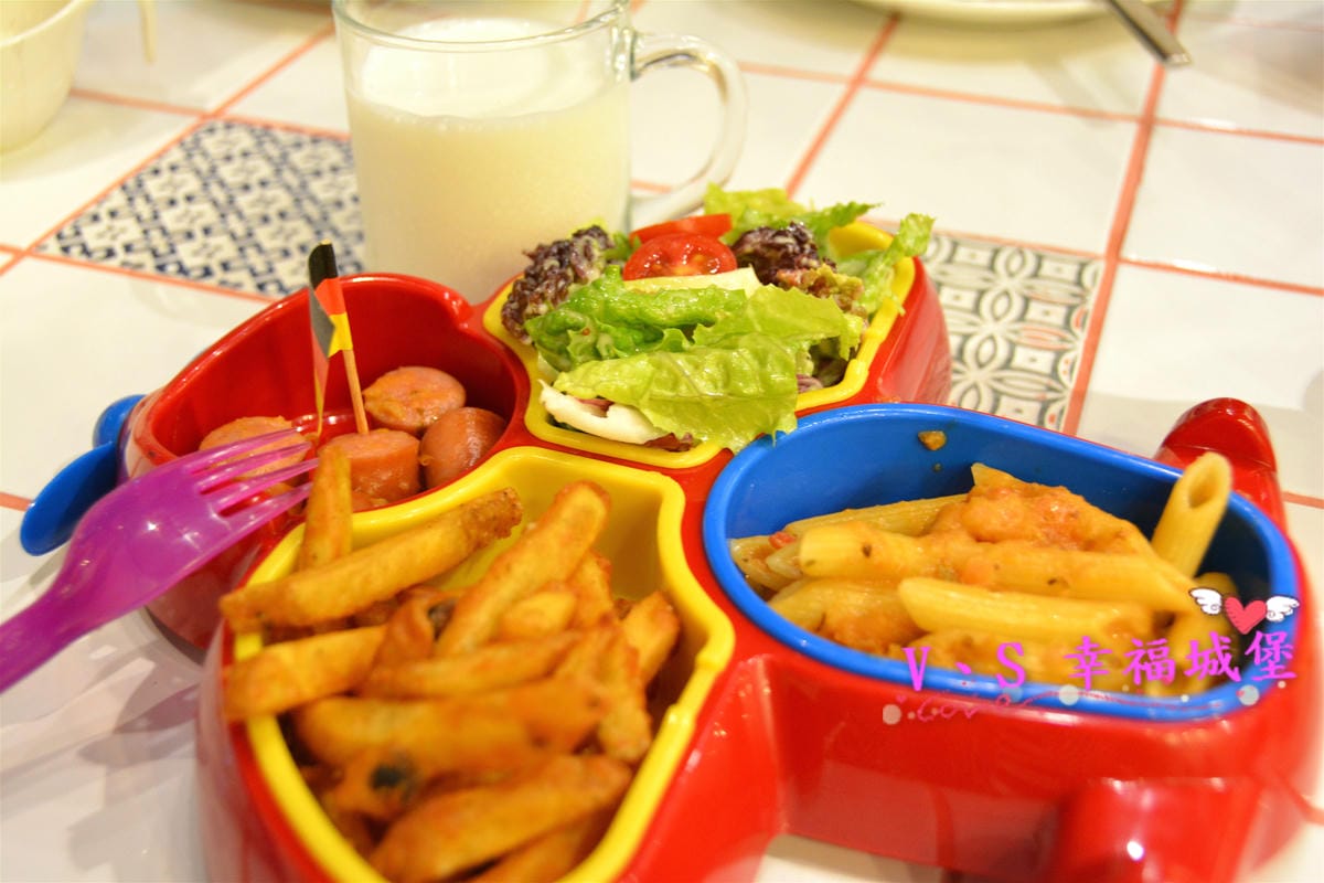 【板橋美食】Howfun 好飯食堂 在板橋也可以吃的到囉 !!! 西班牙鐵鍋飯、TAPAS西班牙小點,讓你不用到西班牙也可以吃到道地美食