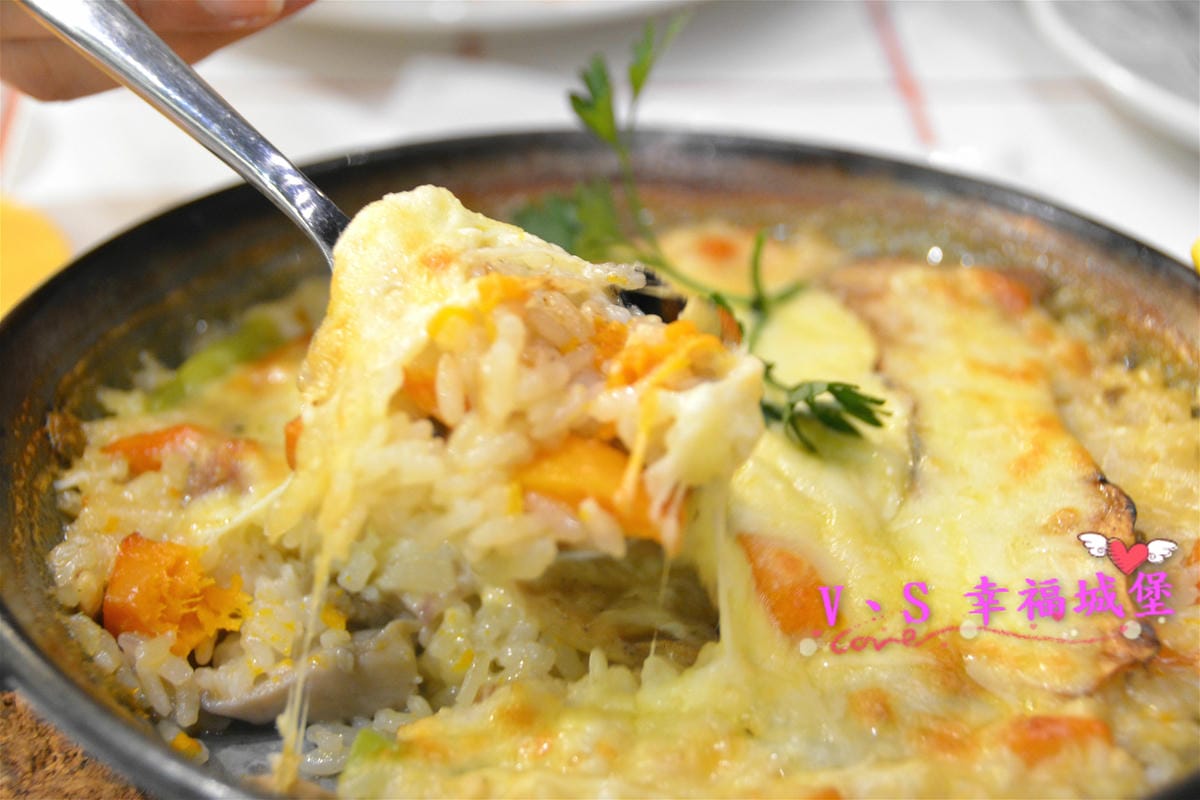 【板橋美食】Howfun 好飯食堂 在板橋也可以吃的到囉 !!! 西班牙鐵鍋飯、TAPAS西班牙小點,讓你不用到西班牙也可以吃到道地美食