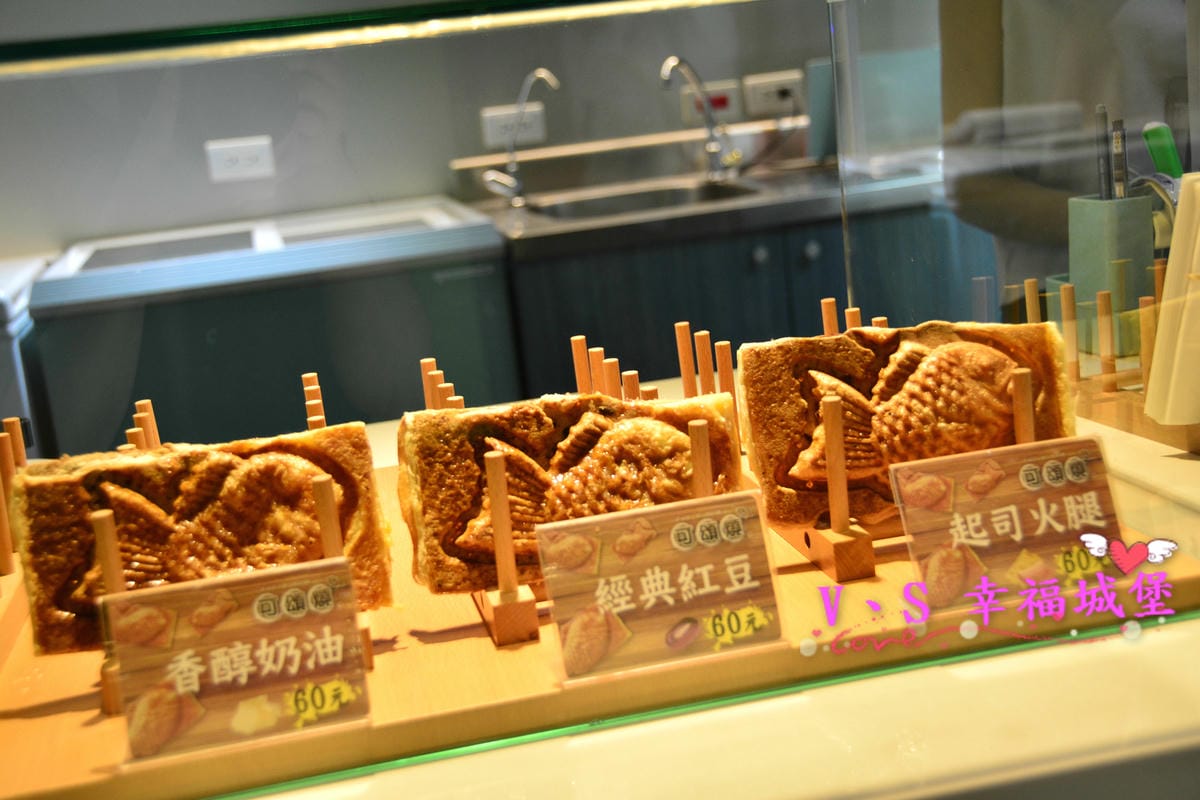 【影城分享】台北內湖 哈拉影城 全台首創響震椅,讓您觀影舒適又能深入其境,跨腳廳 讓你有如在家看電影般一樣的舒適自在。