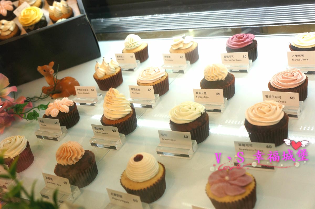 【台北美食】信義區 Felicitas Pâtissérie 甜點專賣 – 純手工打造出 精緻、美麗 的玫瑰花蛋糕,一整個收伏每個少女心 - 第10張圖 【台北美食】信義區 Felicitas Pâtissérie 甜點專賣 – 純手工打造出 精緻、美麗 的玫瑰花蛋糕,一整個收伏每個少女心