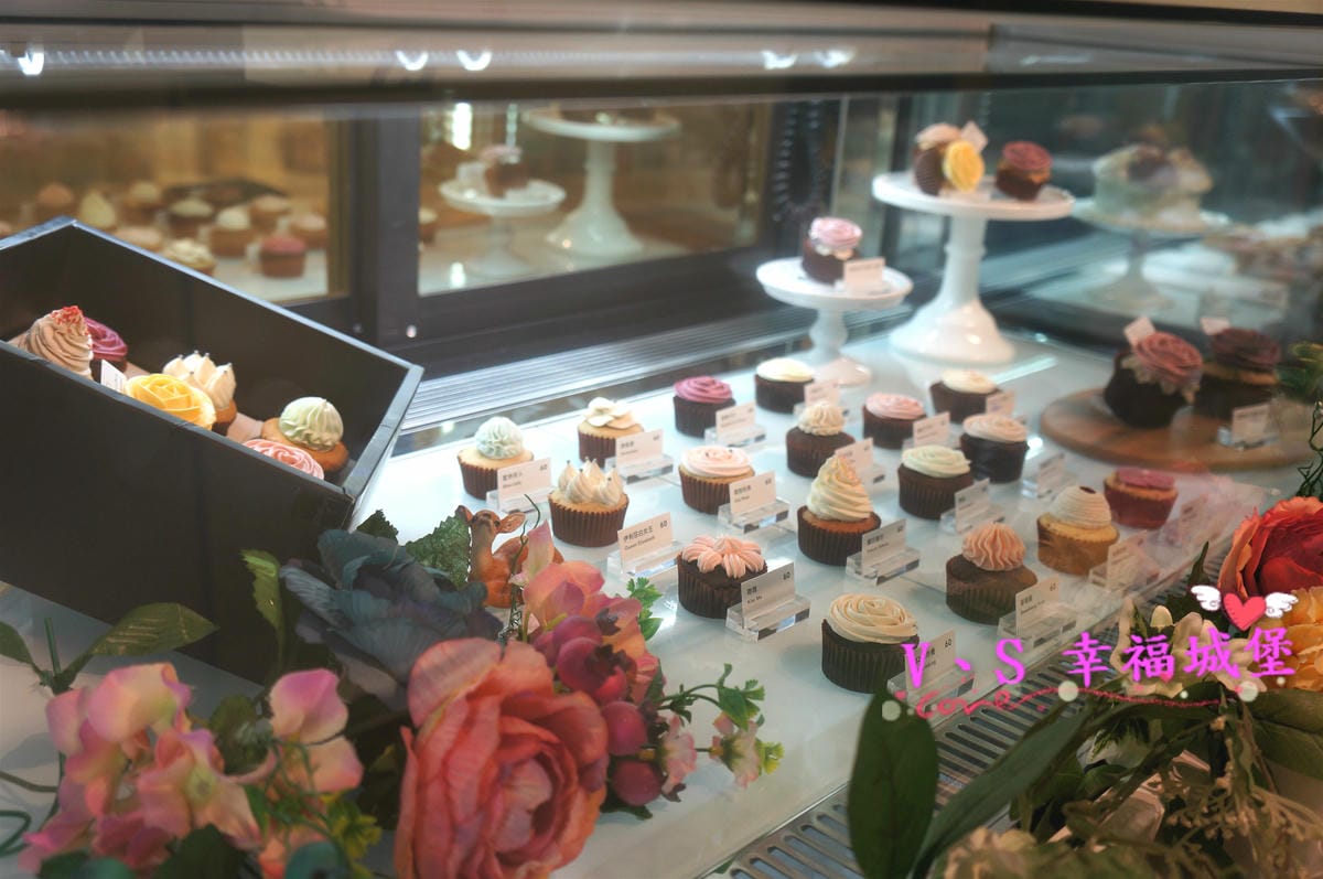 【台北美食】信義區 Felicitas Pâtissérie 甜點專賣 – 純手工打造出 精緻、美麗 的玫瑰花蛋糕,一整個收伏每個少女心