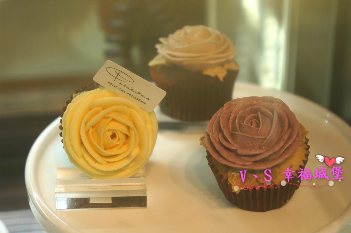 【台北美食】信義區 Felicitas Pâtissérie 甜點專賣 – 純手工打造出 精緻、美麗 的玫瑰花蛋糕,一整個收伏每個少女心 - 第13張圖 【台北美食】信義區 Felicitas Pâtissérie 甜點專賣 – 純手工打造出 精緻、美麗 的玫瑰花蛋糕,一整個收伏每個少女心