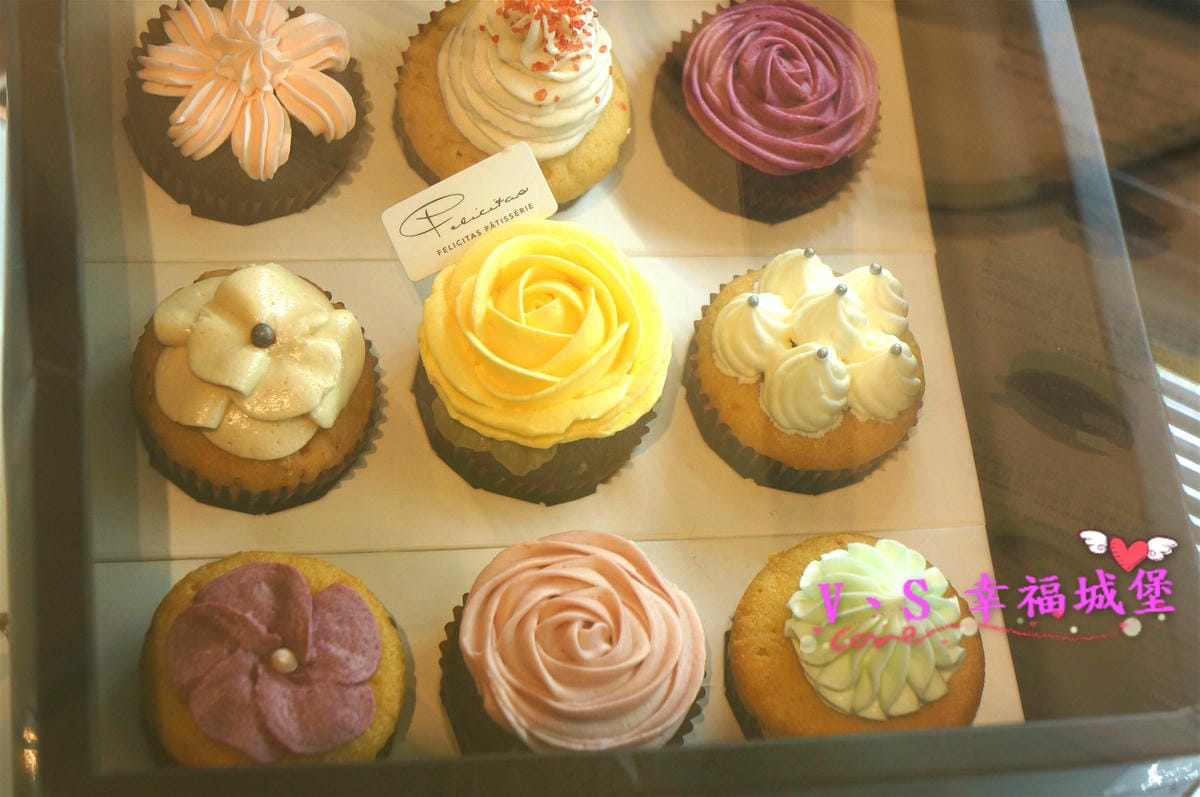 【台北美食】信義區 Felicitas Pâtissérie 甜點專賣 – 純手工打造出 精緻、美麗 的玫瑰花蛋糕,一整個收伏每個少女心 - 第14張圖 【台北美食】信義區 Felicitas Pâtissérie 甜點專賣 – 純手工打造出 精緻、美麗 的玫瑰花蛋糕,一整個收伏每個少女心