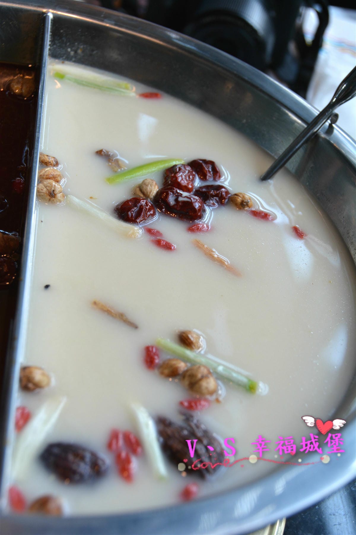 【內湖美食】大直捷運站 金極鮮火鍋 單點式吃到飽,豐富火鍋食材、炸物、冰品任君挑選,就是要給你最棒的口感,獨立包廂,親民價格,讓你花少少、吃飽飽 - 第22張圖 【內湖美食】大直捷運站 金極鮮火鍋 單點式吃到飽,豐富火鍋食材、炸物、冰品任君挑選,就是要給你最棒的口感,獨立包廂,親民價格,讓你花少少、吃飽飽