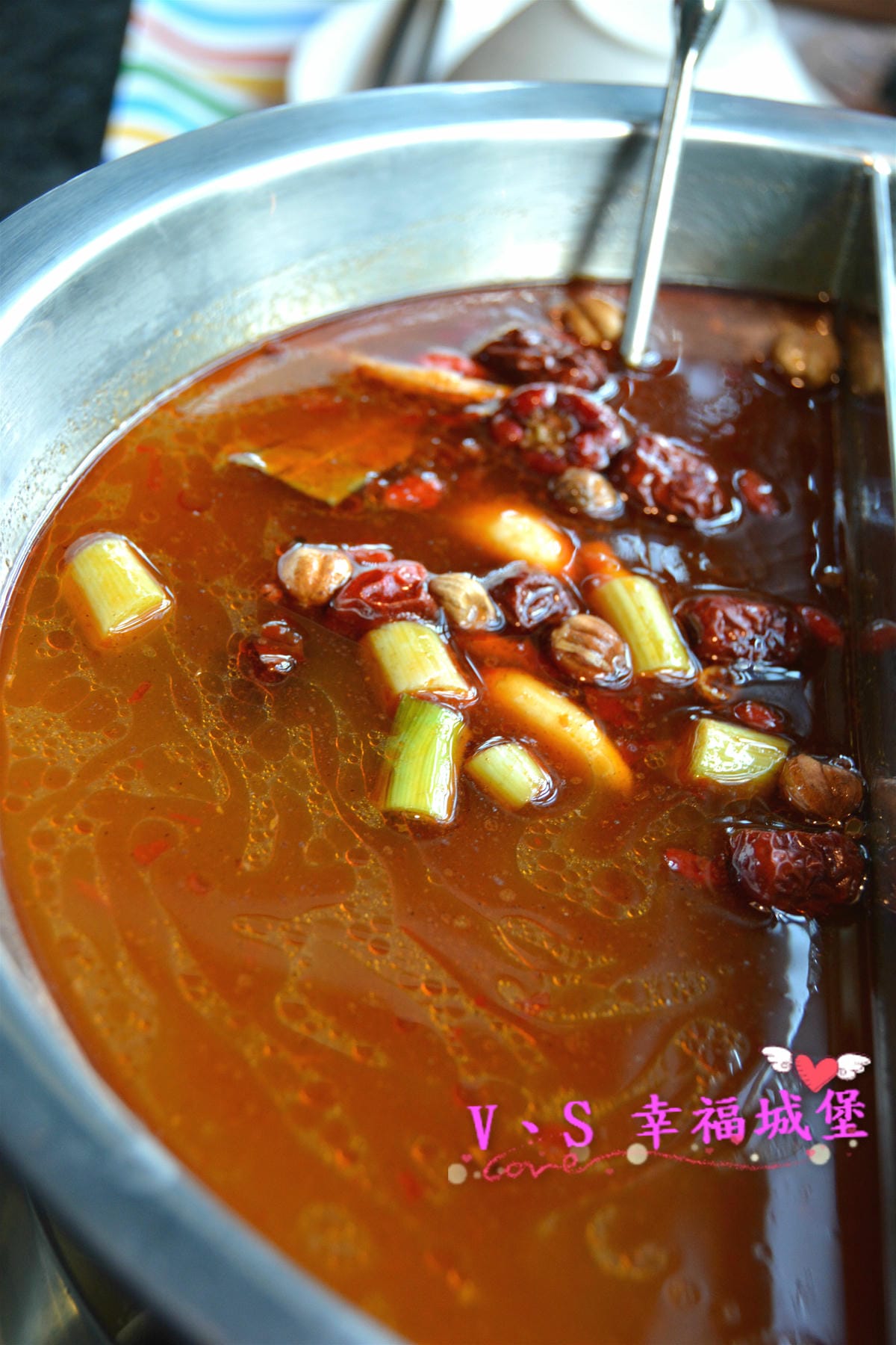 【內湖美食】大直捷運站 金極鮮火鍋 單點式吃到飽,豐富火鍋食材、炸物、冰品任君挑選,就是要給你最棒的口感,獨立包廂,親民價格,讓你花少少、吃飽飽 - 第21張圖 【內湖美食】大直捷運站 金極鮮火鍋 單點式吃到飽,豐富火鍋食材、炸物、冰品任君挑選,就是要給你最棒的口感,獨立包廂,親民價格,讓你花少少、吃飽飽