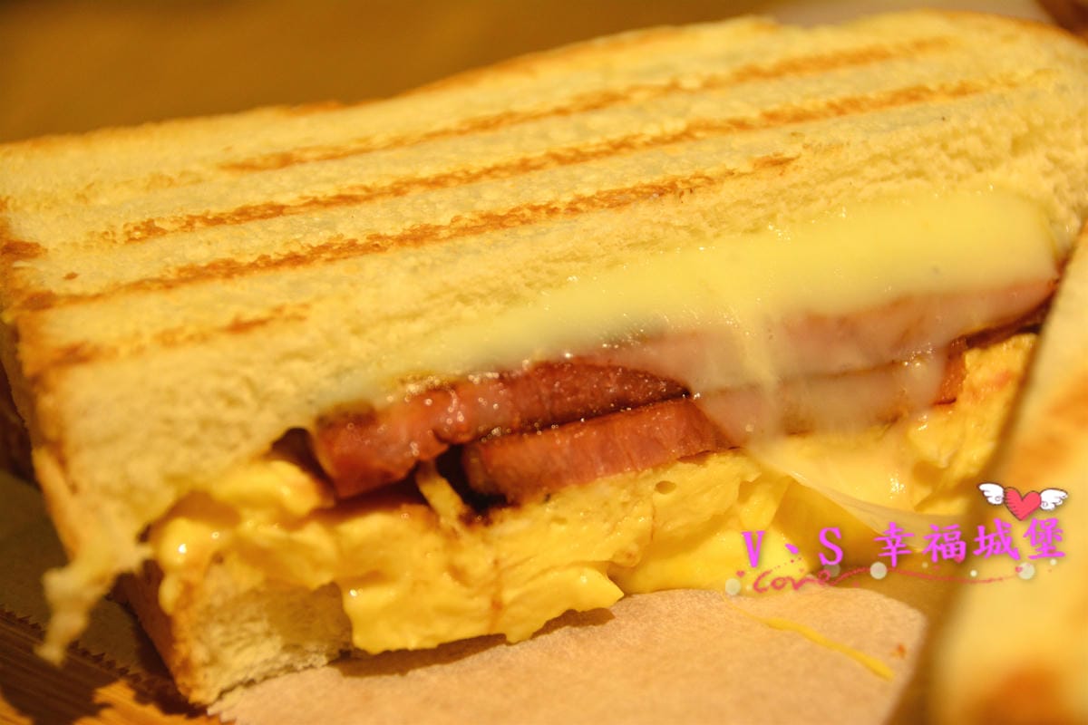 【台北大安區美食】忠孝敦化站 Imp Cafe 有著大螢幕可看球賽的運動餐廳,悠閒環境更是姐妹聚會的好地方 ! - 第21張圖 【台北大安區美食】忠孝敦化站 Imp Cafe 有著大螢幕可看球賽的運動餐廳,悠閒環境更是姐妹聚會的好地方 !