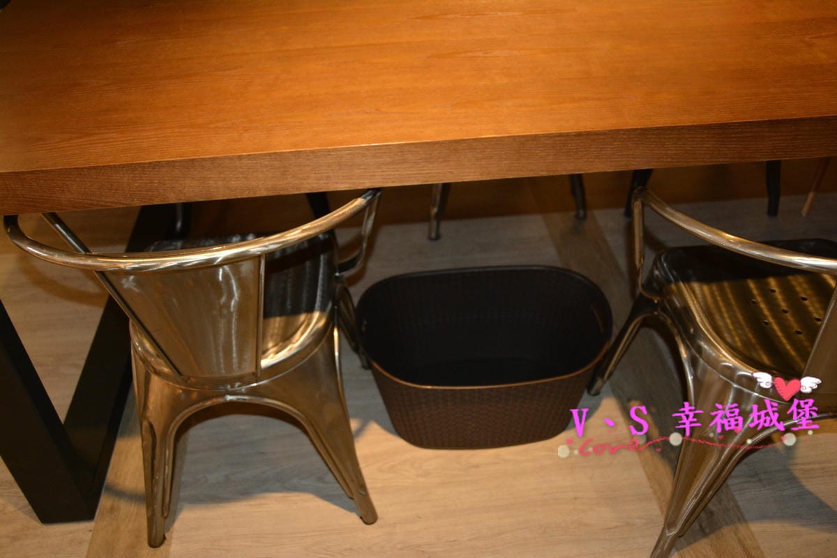 【台北大安區美食】忠孝敦化站 Imp Cafe 有著大螢幕可看球賽的運動餐廳,悠閒環境更是姐妹聚會的好地方 ! - 第8張圖 【台北大安區美食】忠孝敦化站 Imp Cafe 有著大螢幕可看球賽的運動餐廳,悠閒環境更是姐妹聚會的好地方 !