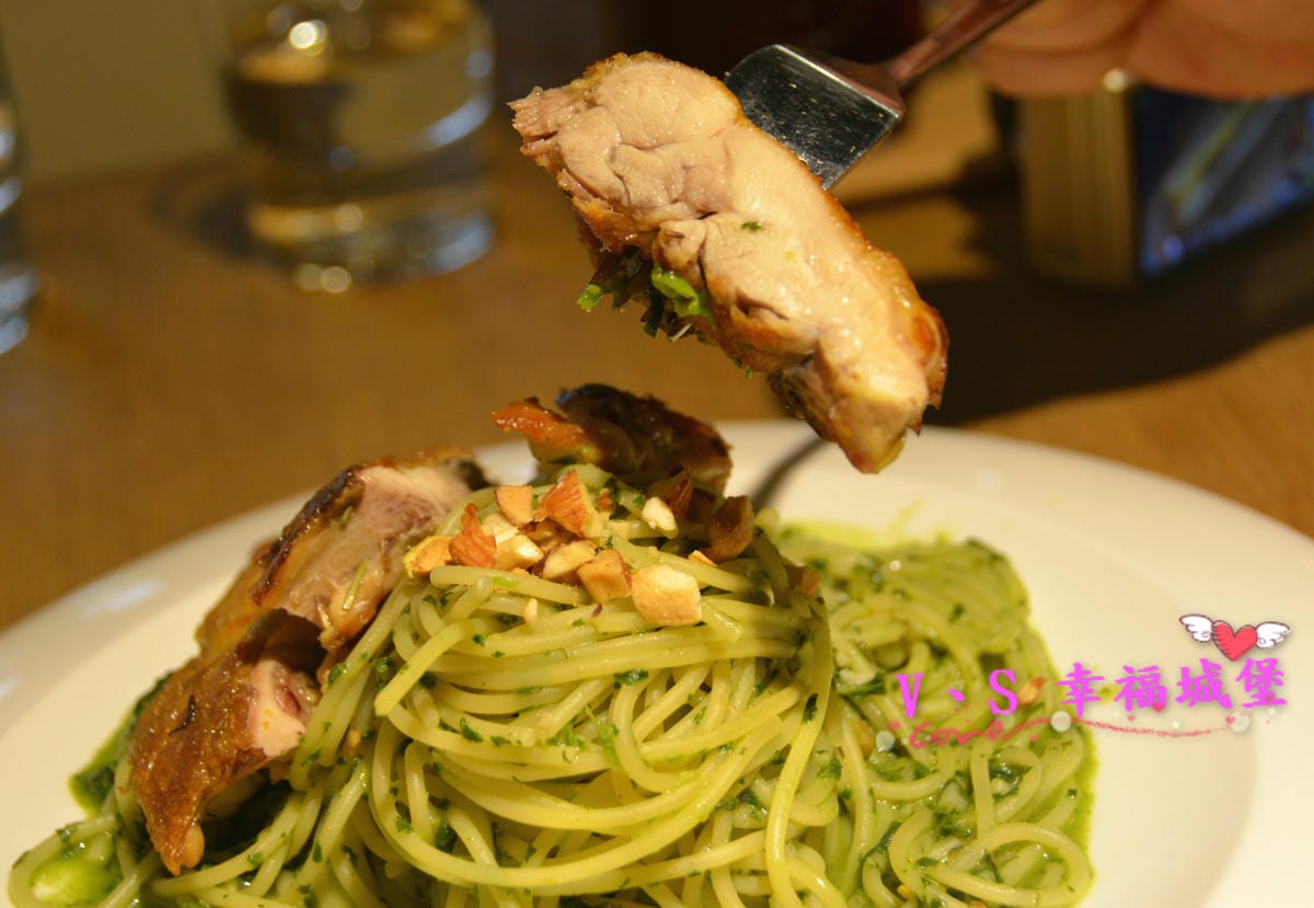 【台北大安區美食】忠孝敦化站 Imp Cafe 有著大螢幕可看球賽的運動餐廳,悠閒環境更是姐妹聚會的好地方 ! - 第28張圖 【台北大安區美食】忠孝敦化站 Imp Cafe 有著大螢幕可看球賽的運動餐廳,悠閒環境更是姐妹聚會的好地方 !