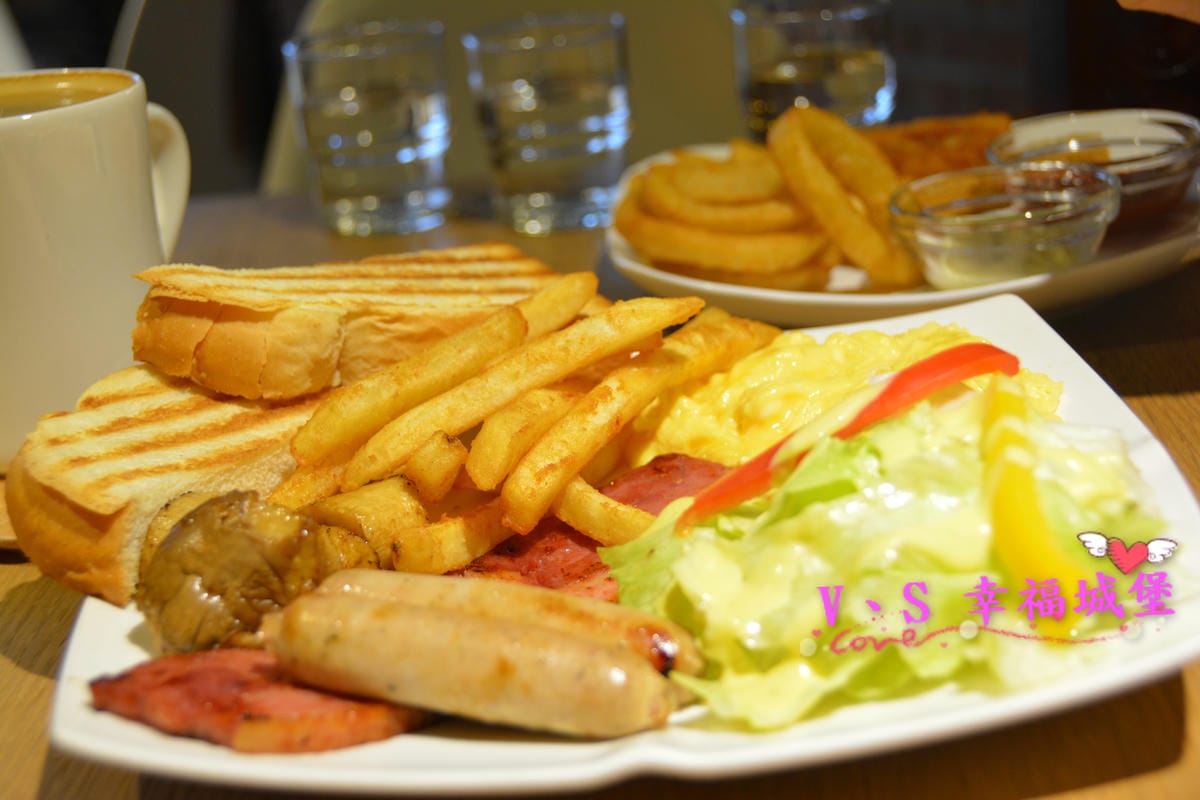 【台北大安區美食】忠孝敦化站 Imp Cafe 有著大螢幕可看球賽的運動餐廳,悠閒環境更是姐妹聚會的好地方 ! - 第24張圖 【台北大安區美食】忠孝敦化站 Imp Cafe 有著大螢幕可看球賽的運動餐廳,悠閒環境更是姐妹聚會的好地方 !