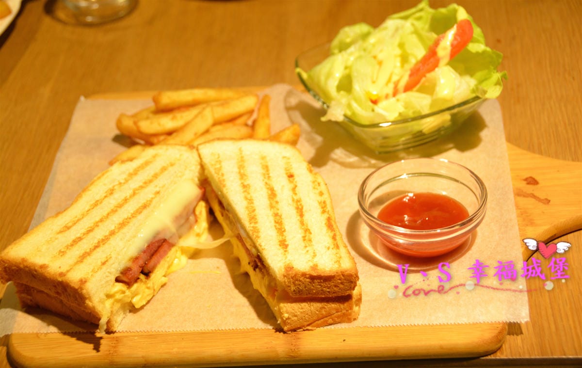 【台北大安區美食】忠孝敦化站 Imp Cafe 有著大螢幕可看球賽的運動餐廳,悠閒環境更是姐妹聚會的好地方 ! - 第19張圖 【台北大安區美食】忠孝敦化站 Imp Cafe 有著大螢幕可看球賽的運動餐廳,悠閒環境更是姐妹聚會的好地方 !