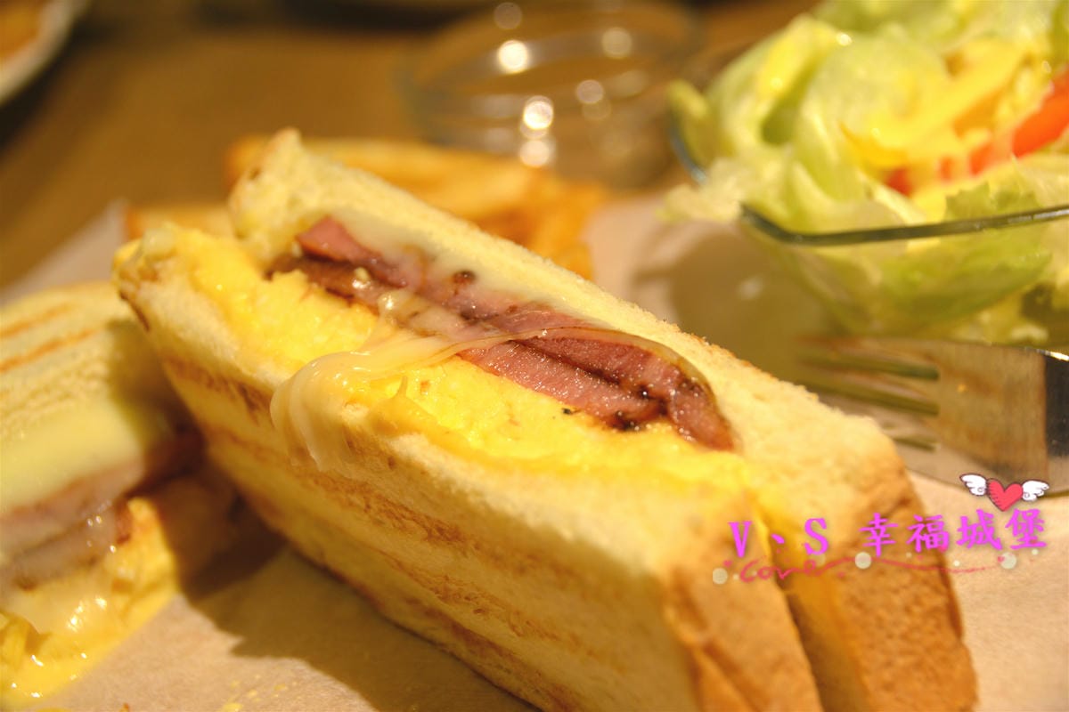 【台北大安區美食】忠孝敦化站 Imp Cafe 有著大螢幕可看球賽的運動餐廳,悠閒環境更是姐妹聚會的好地方 ! - 第22張圖 【台北大安區美食】忠孝敦化站 Imp Cafe 有著大螢幕可看球賽的運動餐廳,悠閒環境更是姐妹聚會的好地方 !