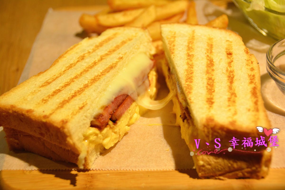 【台北大安區美食】忠孝敦化站 Imp Cafe 有著大螢幕可看球賽的運動餐廳,悠閒環境更是姐妹聚會的好地方 ! - 第20張圖 【台北大安區美食】忠孝敦化站 Imp Cafe 有著大螢幕可看球賽的運動餐廳,悠閒環境更是姐妹聚會的好地方 !