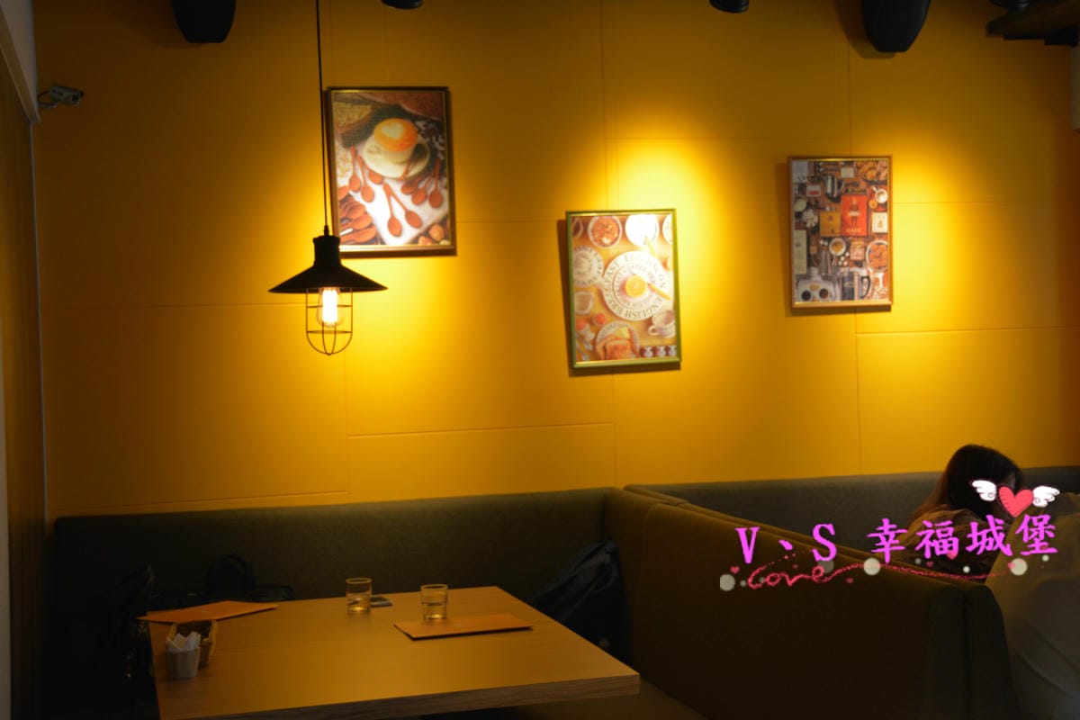 【台北大安區美食】忠孝敦化站 Imp Cafe 有著大螢幕可看球賽的運動餐廳,悠閒環境更是姐妹聚會的好地方 ! - 第6張圖 【台北大安區美食】忠孝敦化站 Imp Cafe 有著大螢幕可看球賽的運動餐廳,悠閒環境更是姐妹聚會的好地方 !