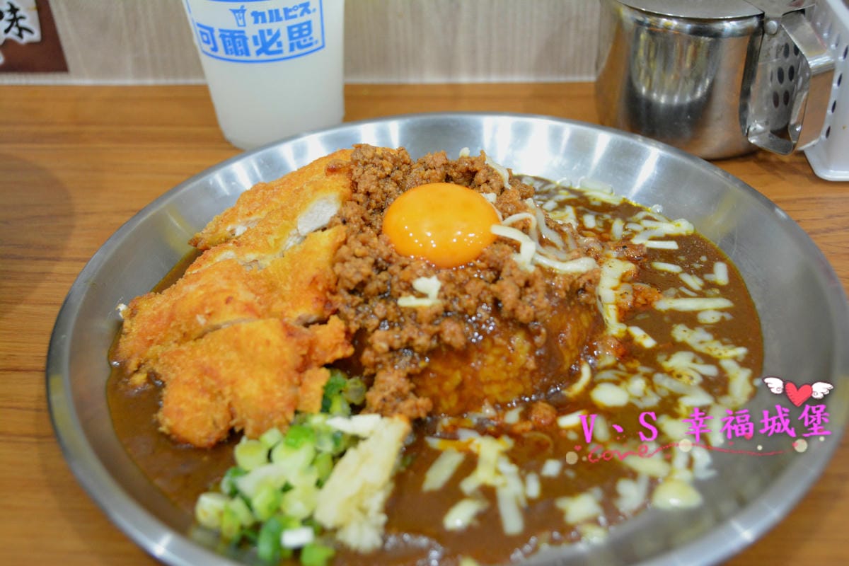 【台北美食】忠孝新生站 本家台灣咖哩 光華店 – 台灣肉燥 日本咖哩 擦撞出台日混合創意新吃法,巨無霸咖哩飯等待大胃王來挑戰。。 - 第21張圖 【台北美食】忠孝新生站 本家台灣咖哩 光華店 – 台灣肉燥 日本咖哩 擦撞出台日混合創意新吃法,巨無霸咖哩飯等待大胃王來挑戰。。