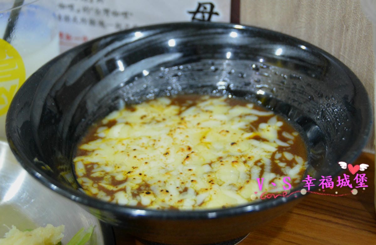 【台北美食】忠孝新生站 本家台灣咖哩 光華店 – 台灣肉燥 日本咖哩 擦撞出台日混合創意新吃法,巨無霸咖哩飯等待大胃王來挑戰。。 - 第18張圖 【台北美食】忠孝新生站 本家台灣咖哩 光華店 – 台灣肉燥 日本咖哩 擦撞出台日混合創意新吃法,巨無霸咖哩飯等待大胃王來挑戰。。