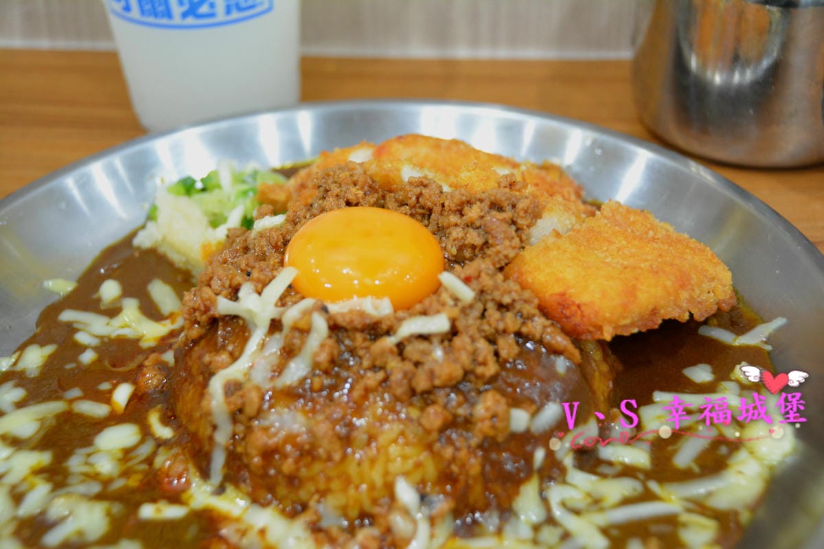 【台北美食】忠孝新生站 本家台灣咖哩 光華店 – 台灣肉燥 日本咖哩 擦撞出台日混合創意新吃法,巨無霸咖哩飯等待大胃王來挑戰。。 - 第20張圖 【台北美食】忠孝新生站 本家台灣咖哩 光華店 – 台灣肉燥 日本咖哩 擦撞出台日混合創意新吃法,巨無霸咖哩飯等待大胃王來挑戰。。